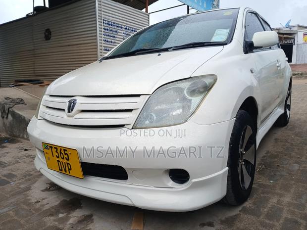 Toyota IST 2004 White