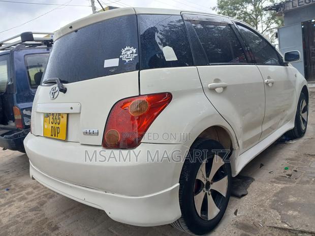 Toyota IST 2004 White