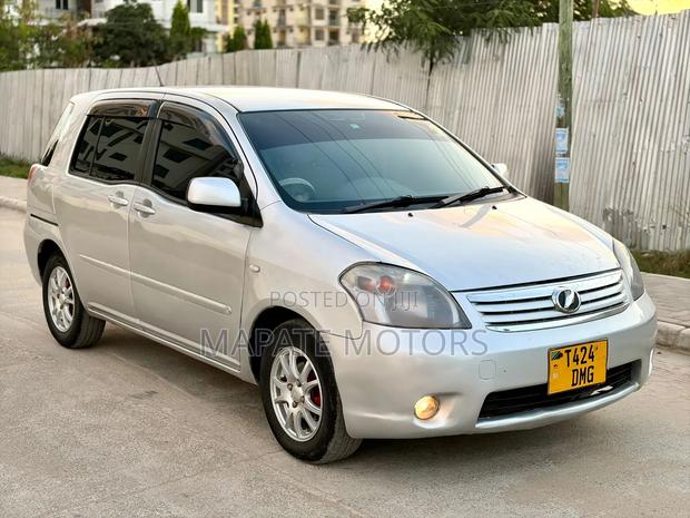 Toyota Raum 1.5 AWD 2008 Silver