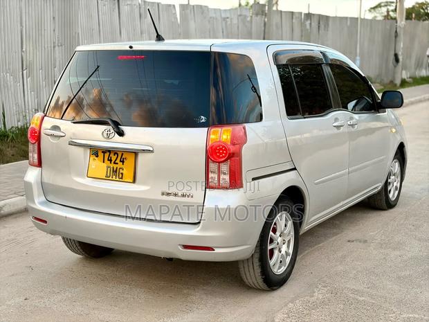 Toyota Raum 1.5 AWD 2008 Silver