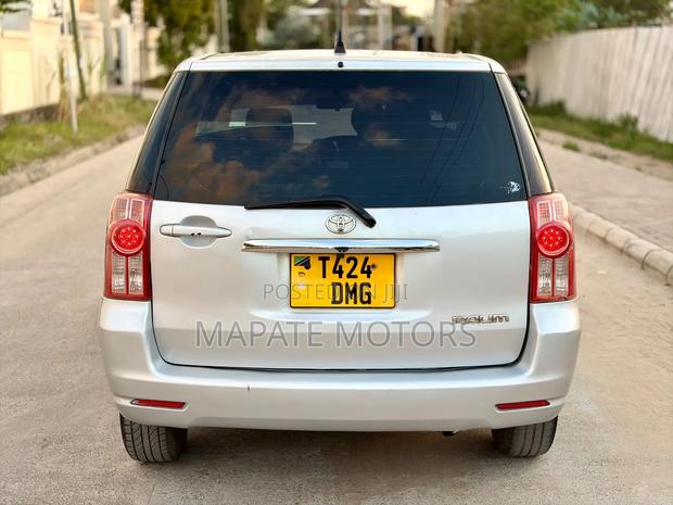 Toyota Raum 1.5 AWD 2008 Silver