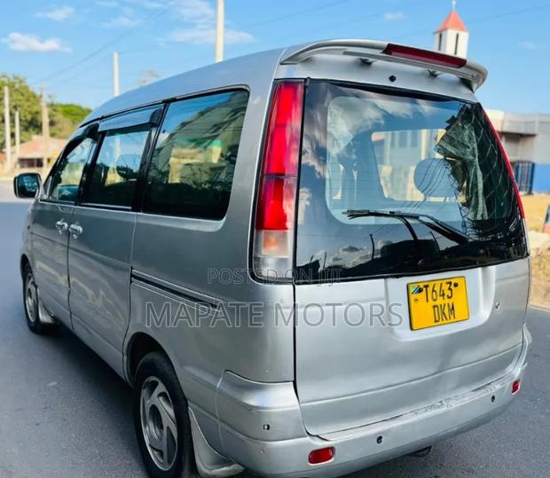 Toyota Noah 2.0 AWD (8 Seater) 2002 Silver