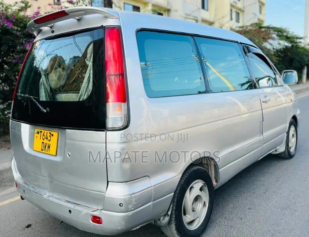 Toyota Noah 2.0 AWD (8 Seater) 2002 Silver