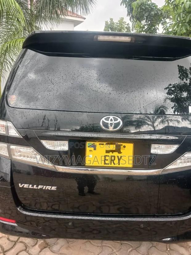 Toyota Vellfire 2010 Matt Black