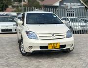 Toyota IST 2005 Pearl for sale
