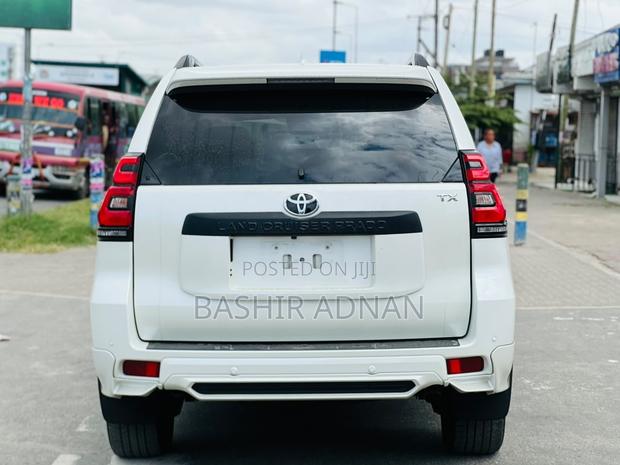 Toyota Land Cruiser Prado 2.8 2023 White