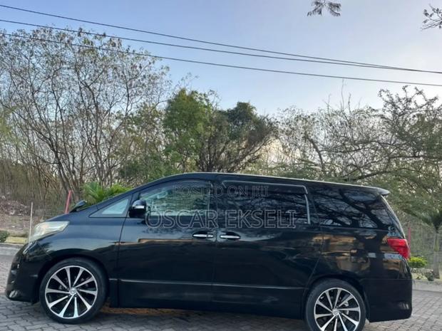 Toyota Alphard 2010 Black