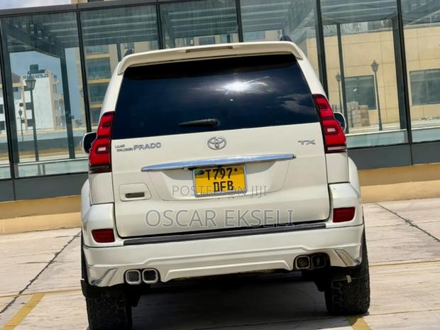 Toyota Land Cruiser Prado 2006 White