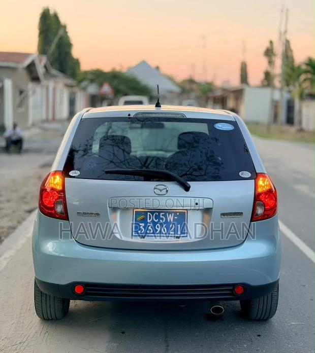 Mazda Verisa 2005 Blue