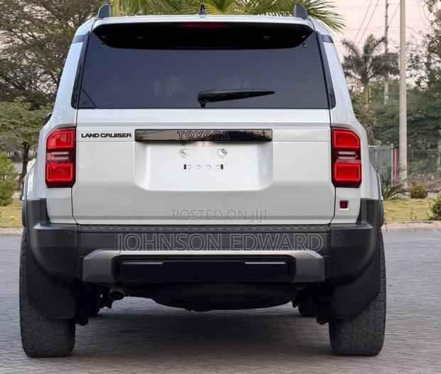 Toyota Land Cruiser Prado 2024 White