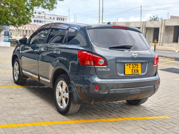 Nissan Dualis 2010 Gray