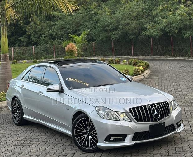 Mercedes-Benz E200 2011 Silver