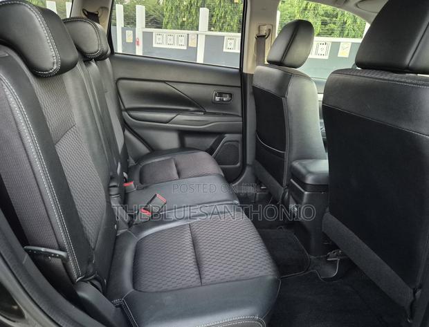 Mitsubishi Outlander 2013 Black