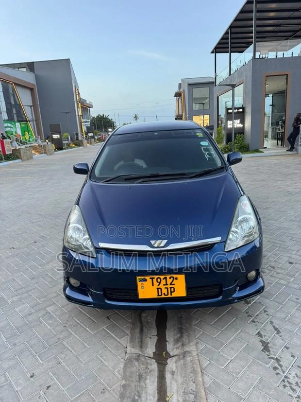 Toyota Wish 2005 Blue
