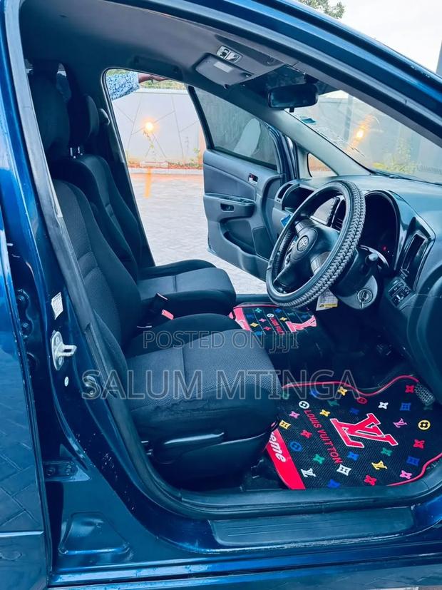 Toyota Wish 2005 Blue