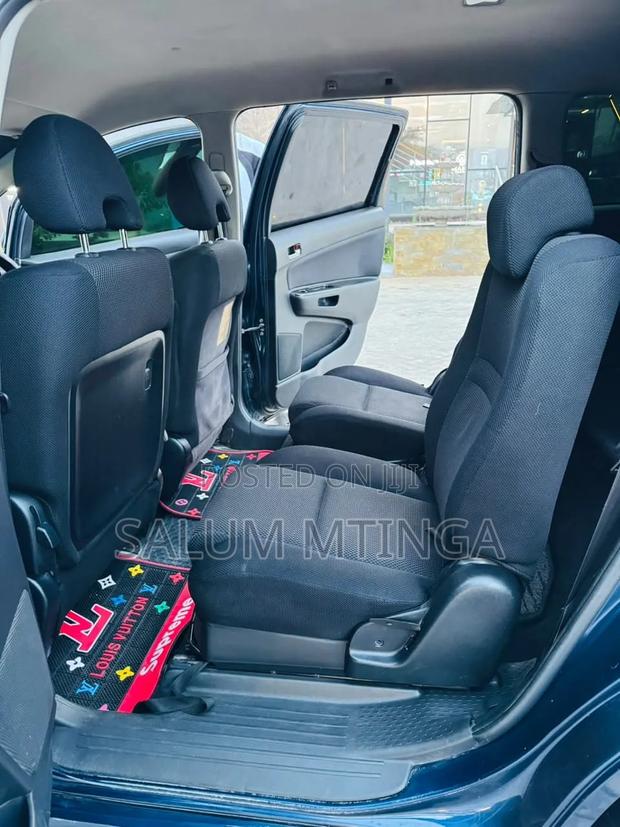Toyota Wish 2005 Blue