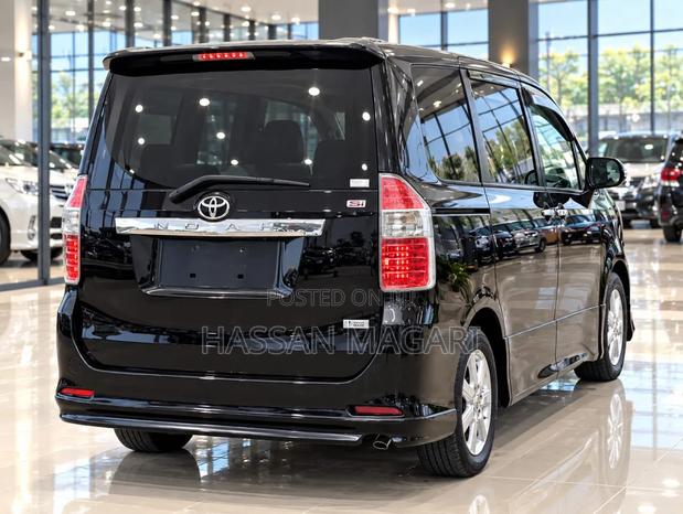 Toyota Noah 2009 Black