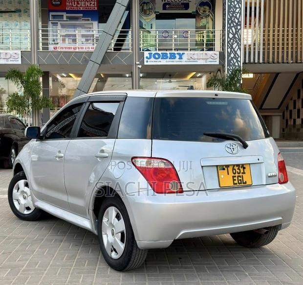Toyota IST 2006 Silver