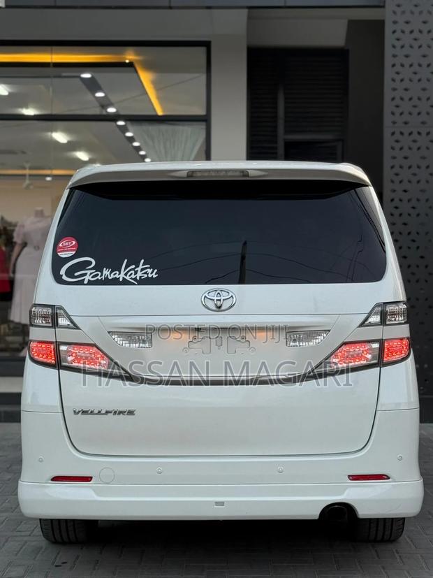 Toyota Alphard 2008 Off white