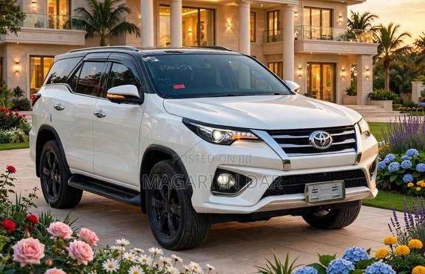 Toyota Fortuner 2017 White