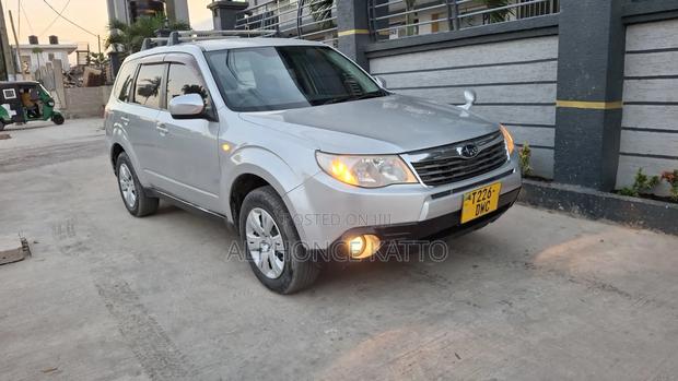Subaru Forester 2010 Silver