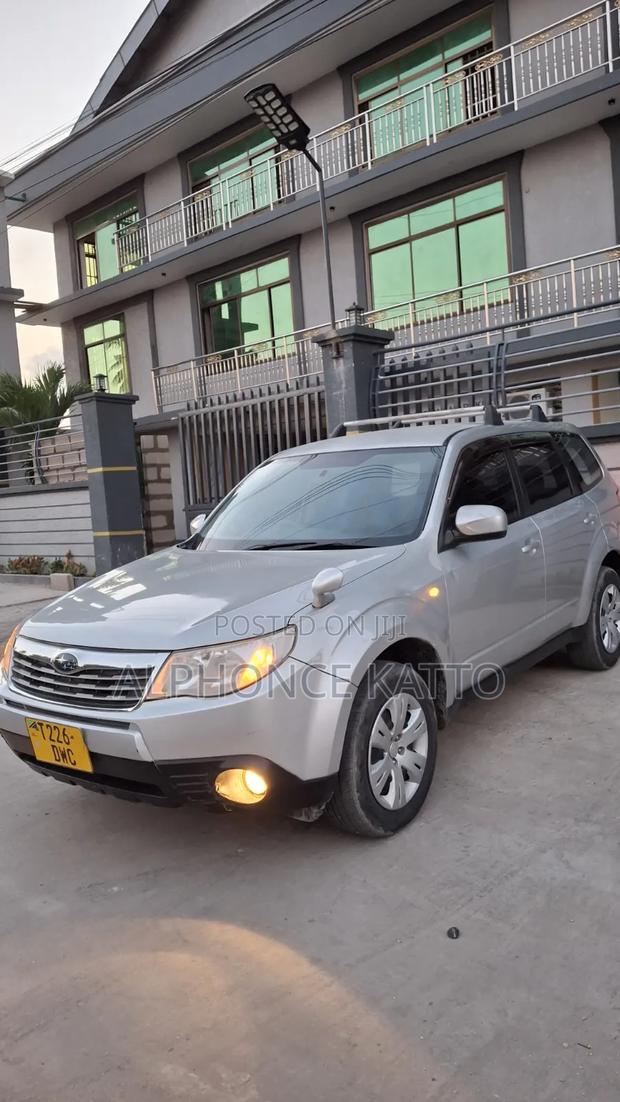 Subaru Forester 2010 Silver