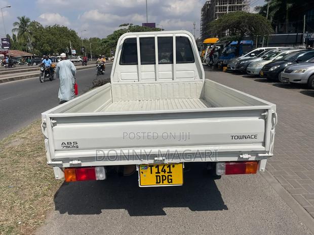 Toyota TownAce 2006 White
