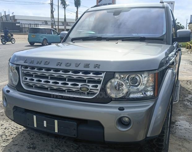 Land Rover Discovery 2012 Gray