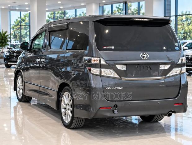 Toyota Vellfire 2009 Gray