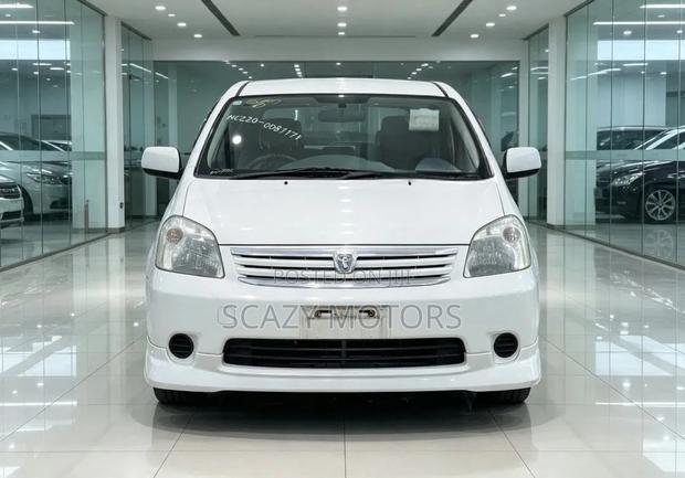 Toyota Raum 2005 White