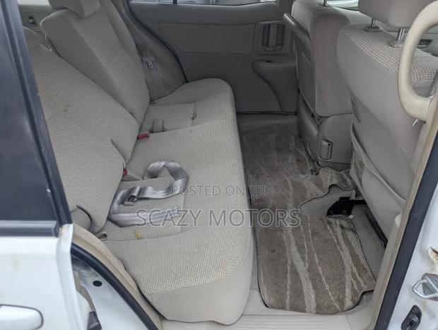Toyota Raum 2005 White