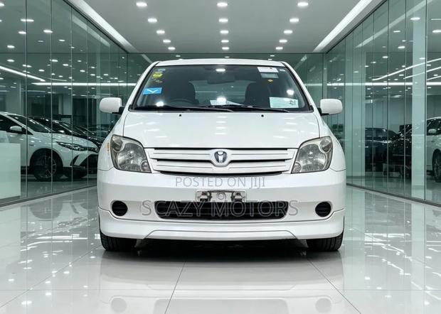 Toyota IST 2003 White