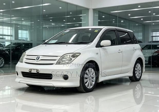 Toyota IST 2003 White