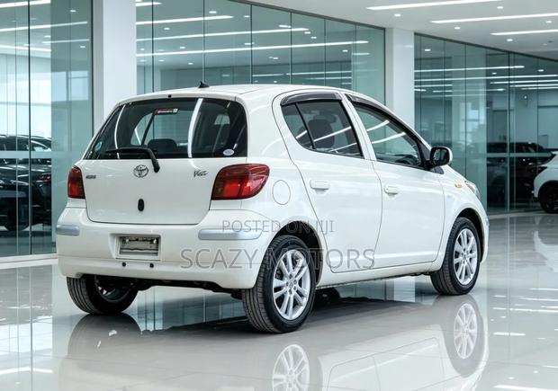 Toyota Vitz 2004 White