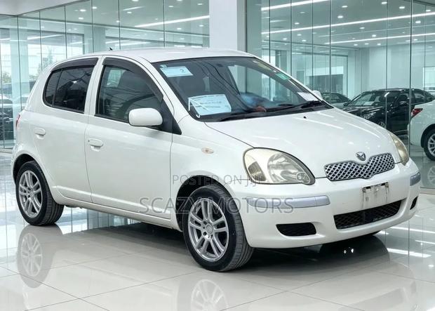 Toyota Vitz 2004 White