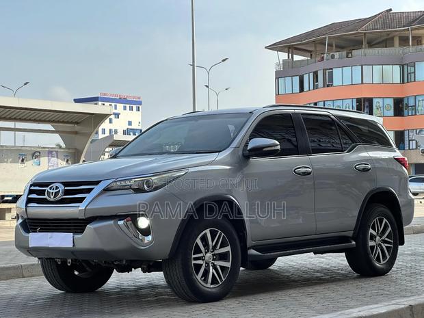 Toyota Fortuner 2018 Gray