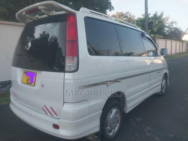 Toyota Noah 2.0 FWD (8 Seater) 2003 White