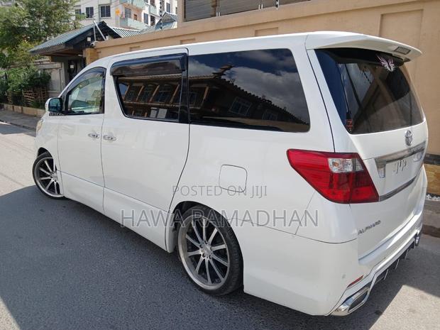 Toyota Alphard 2010 White