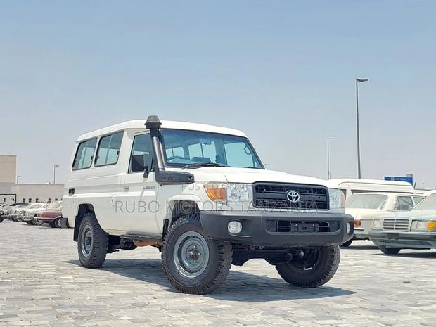 Toyota Land Cruiser 2018 Pearl