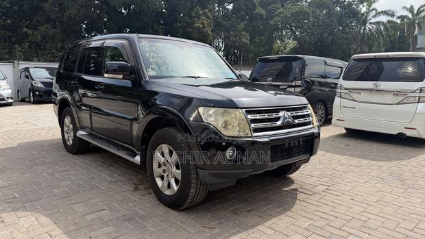 Mitsubishi Pajero 3.2 Di-Dc GLS 2009 Black