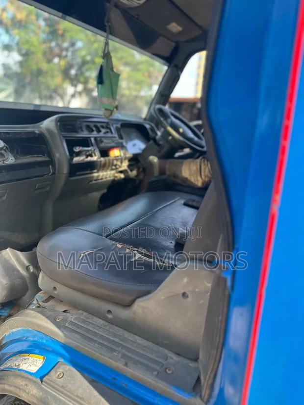 Mitsubishi Canter 1998 Blue