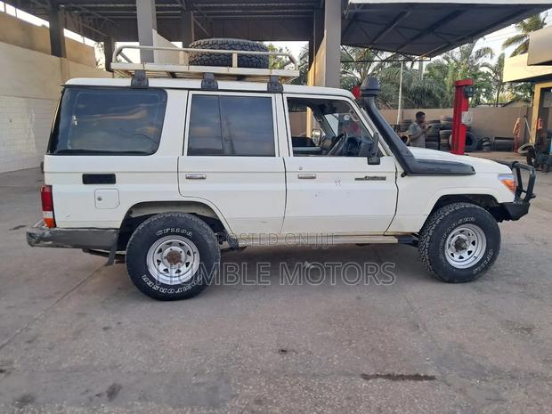 Toyota Land Cruiser 2013 White