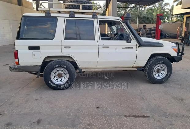 Toyota Land Cruiser 2013 White