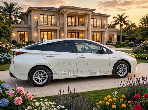Toyota Prius Plug-In Hybrid 2017 White