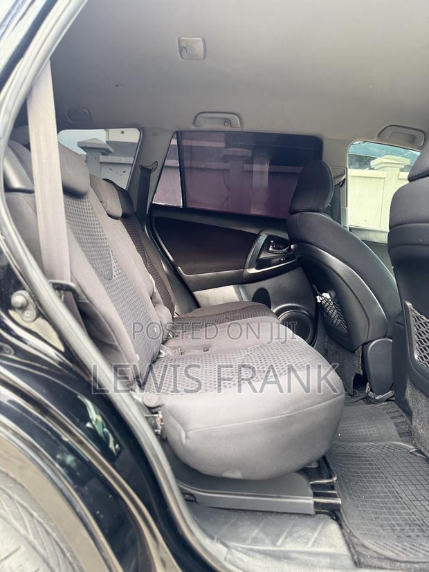 Toyota Vanguard 2010 Black