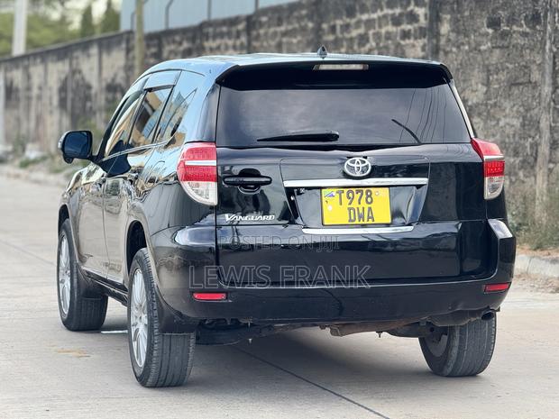 Toyota Vanguard 2010 Black