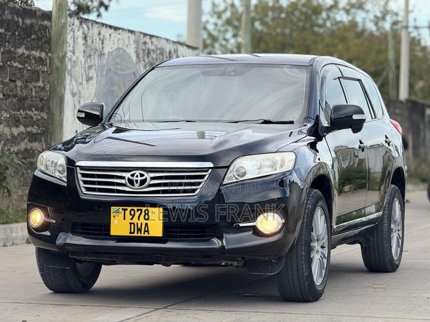 Toyota Vanguard 2010 Black