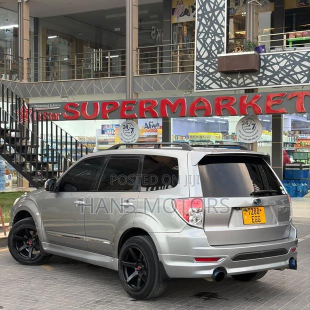 Subaru Forester 2011 Gray