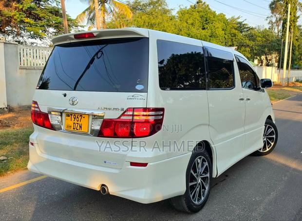 Toyota Alphard 2007 White