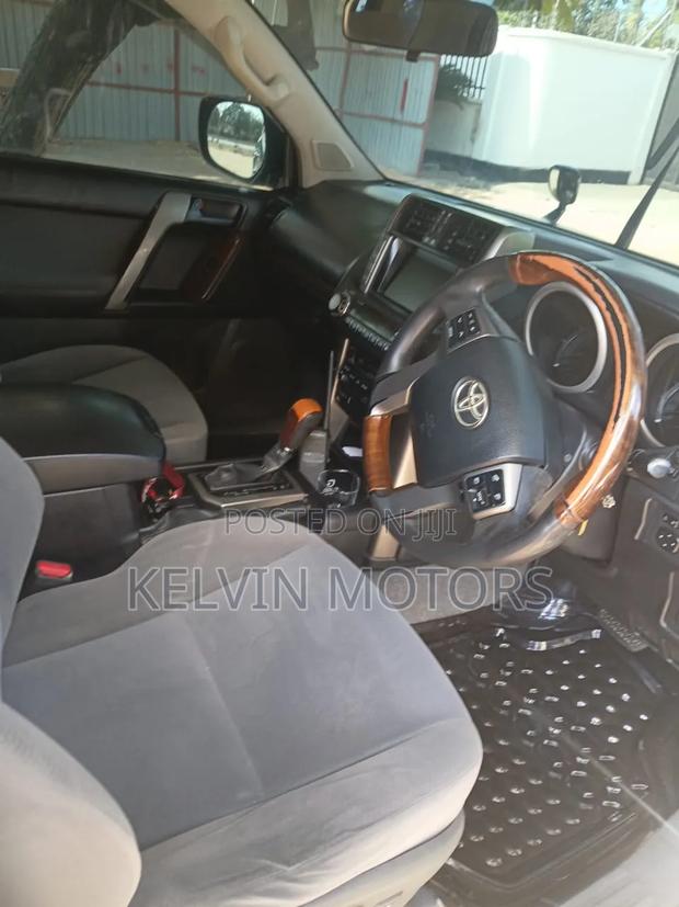 Toyota Land Cruiser Prado 2011 Black